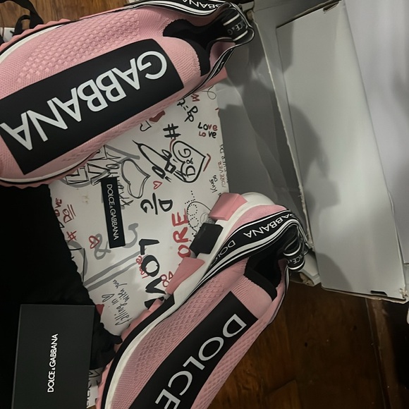 D&G - Picture 6 of 9